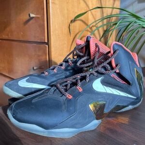 Nike Lebron 11 Elite Gold Pack